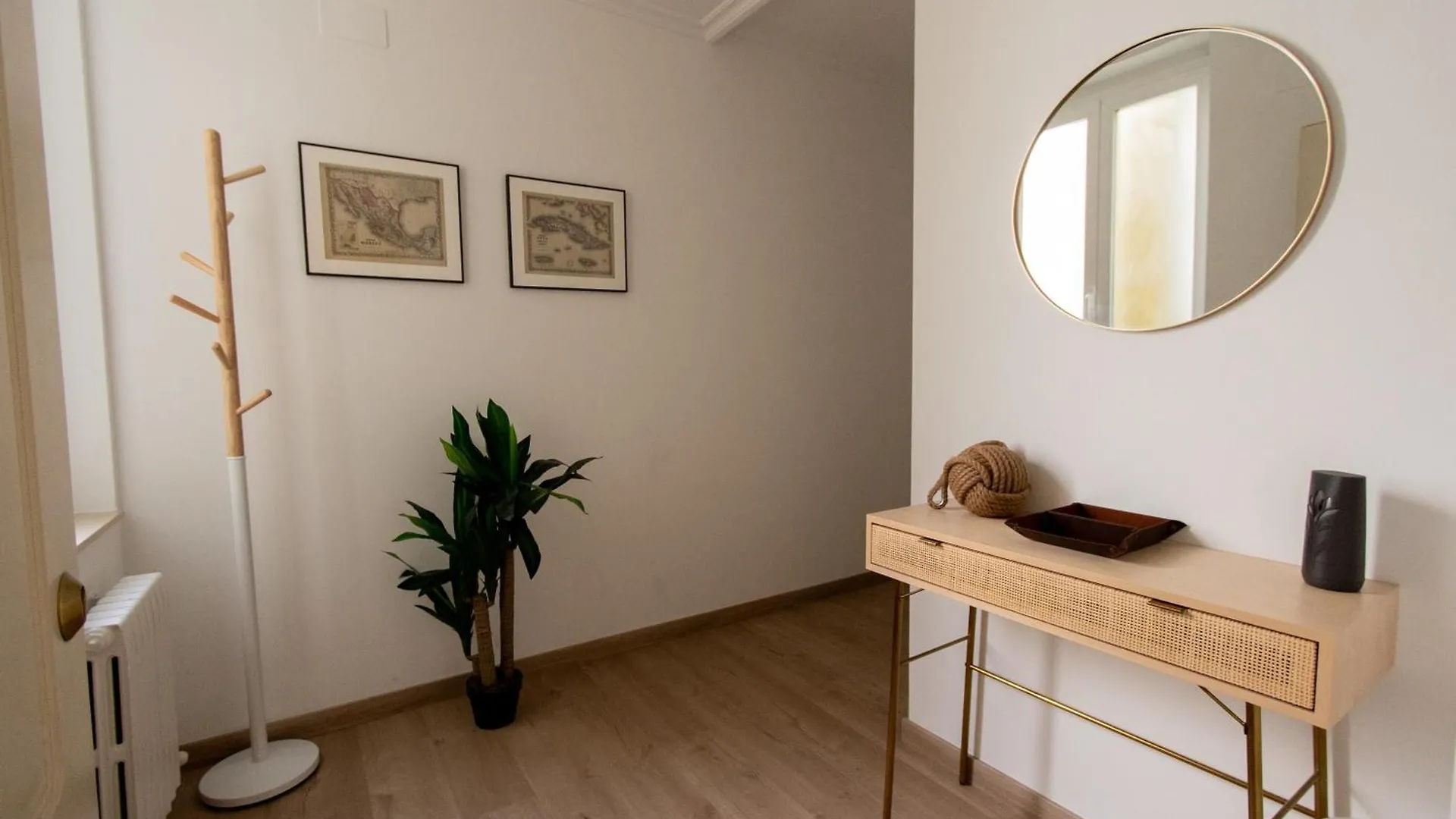 Suite Haus Castelar Santander 0*,